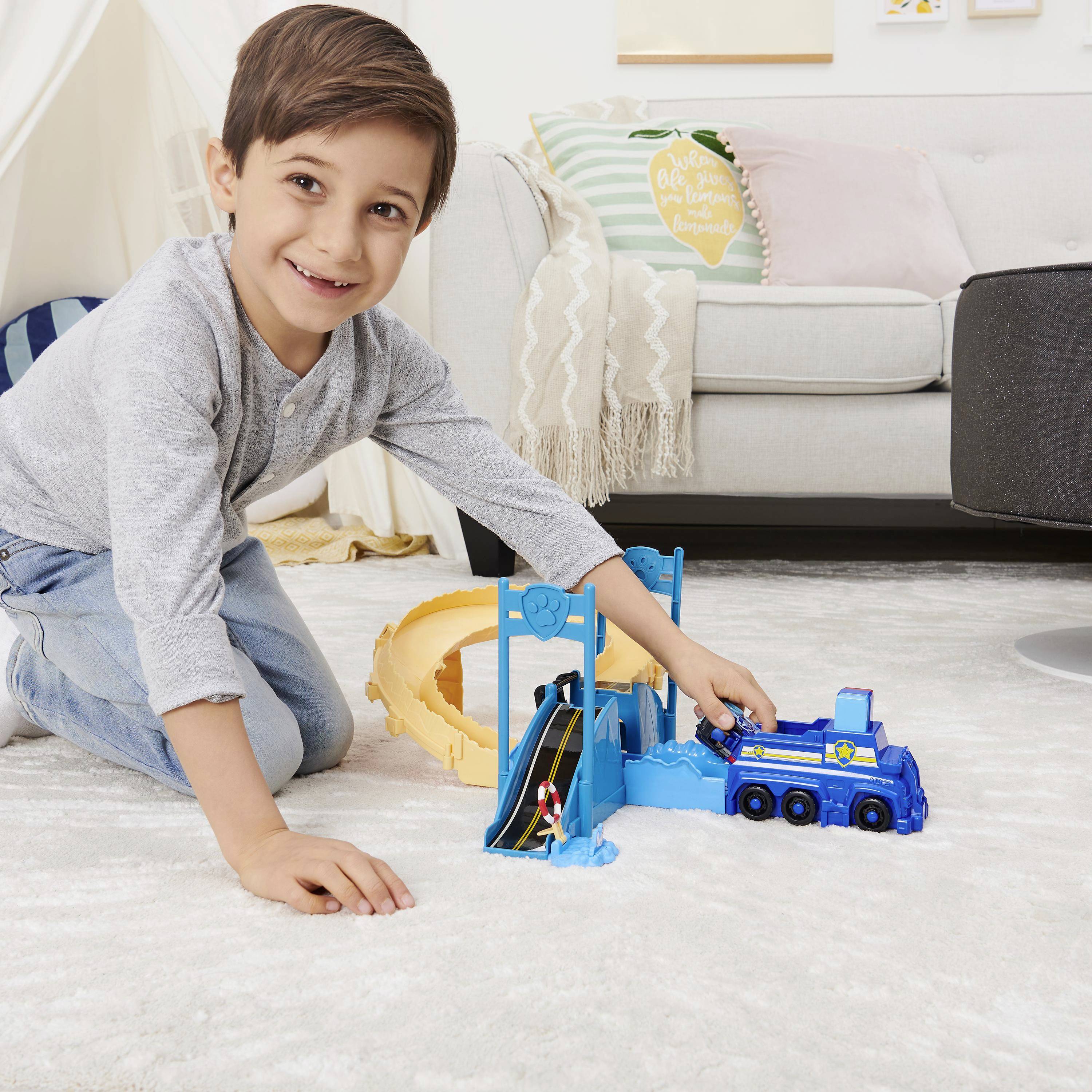 Paw Patrol True Metal Chases Police Rescue Rennstrecken-Set mit Metall-Fahrzeug von Chase, Maßstab