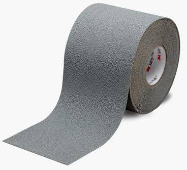 Eine Rolle graues Schleifpapier mit der Aufschrift '3M Safety-Walk' auf der Seite, auf einem weißen Hintergrund.