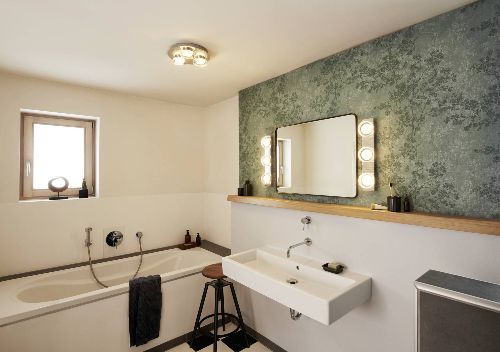 LEDVANCE BATHROOM DECORATIVE CEILING AND WALL WITH WIFI TECHNOLOGY 4058075573727 LED-Bad-Deckenleuchte 18 W Warmweiß Silber