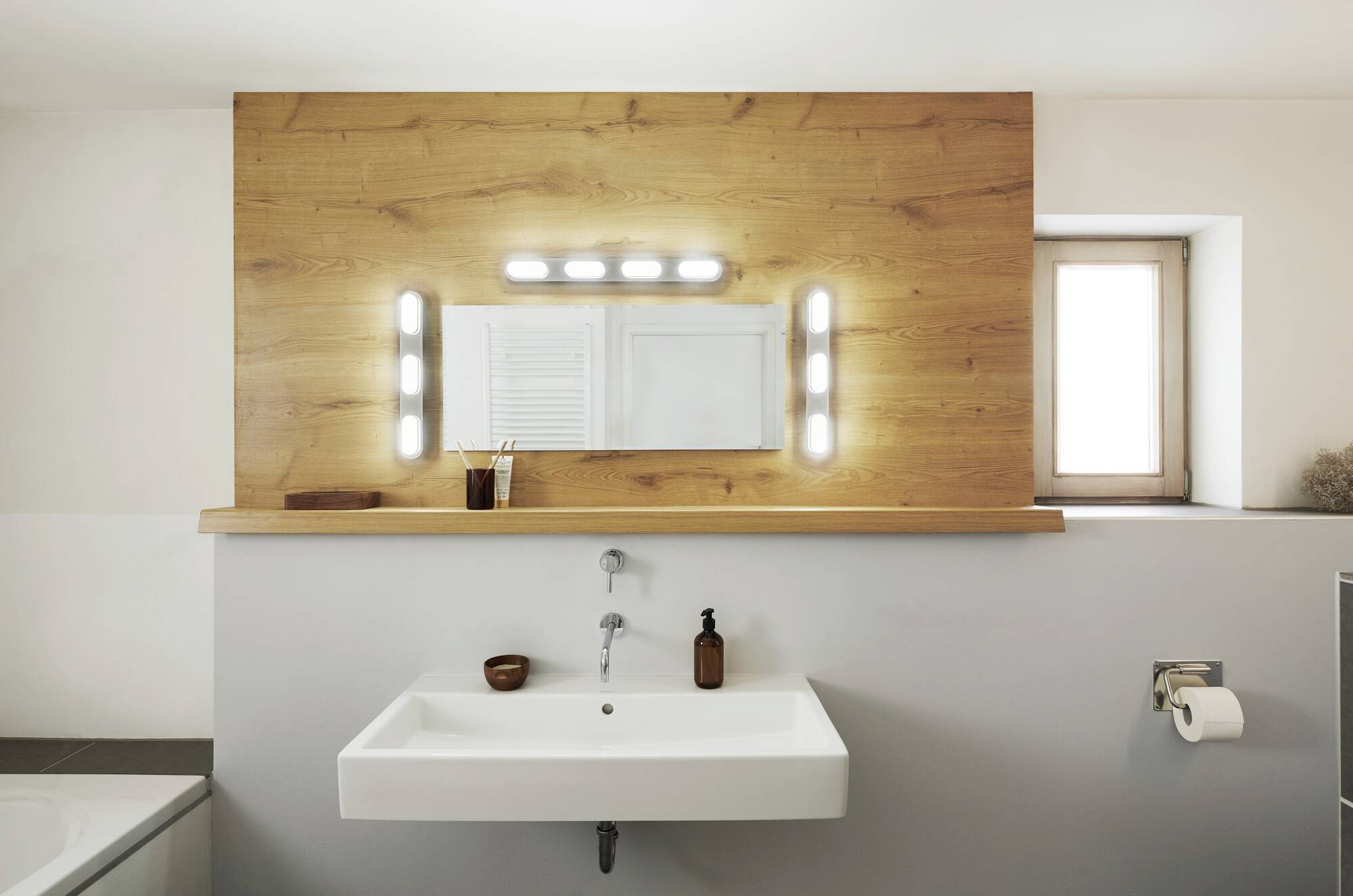 LEDVANCE BATHROOM DECORATIVE CEILING AND WALL WITH WIFI TECHNOLOGY 4058075573680 LED-Bad-Deckenleuchte 20W Warmweiß Silber