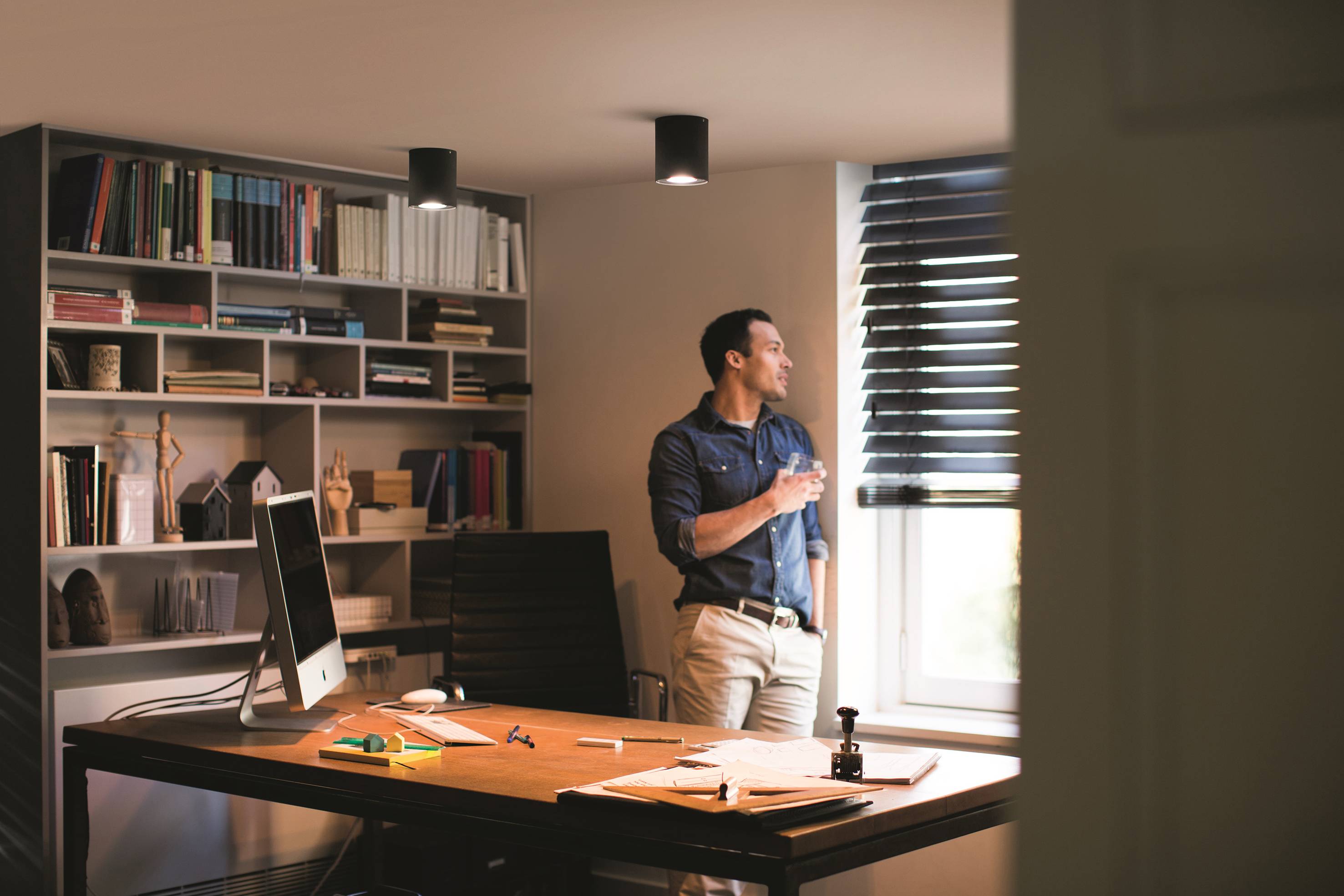 Philips LED LED-Deckenstrahler 871951433852400 Hue White Amb. Pillar Spot 1 flg. schwarz 350lm Erweiterung GU10 5 W