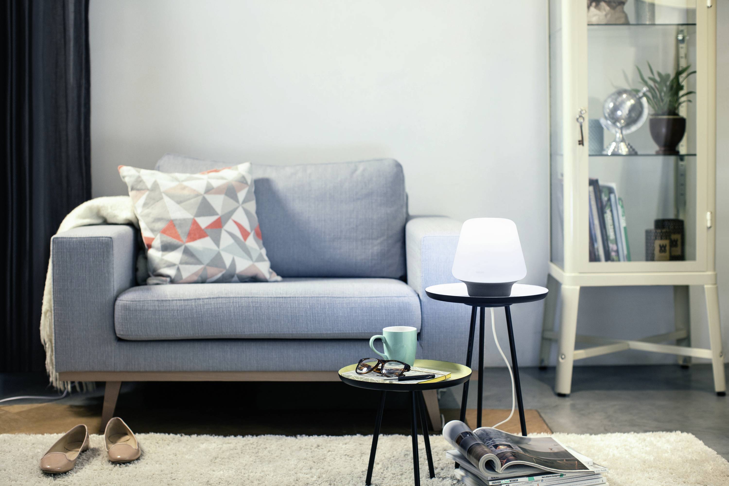 Philips Hue LED-Tischlampe 871951434141800 EEK: F (A - G) Hue White Amb. Wellness Tischleuchte schwarz 806lm inkl. Dimmschalter E27 8 W