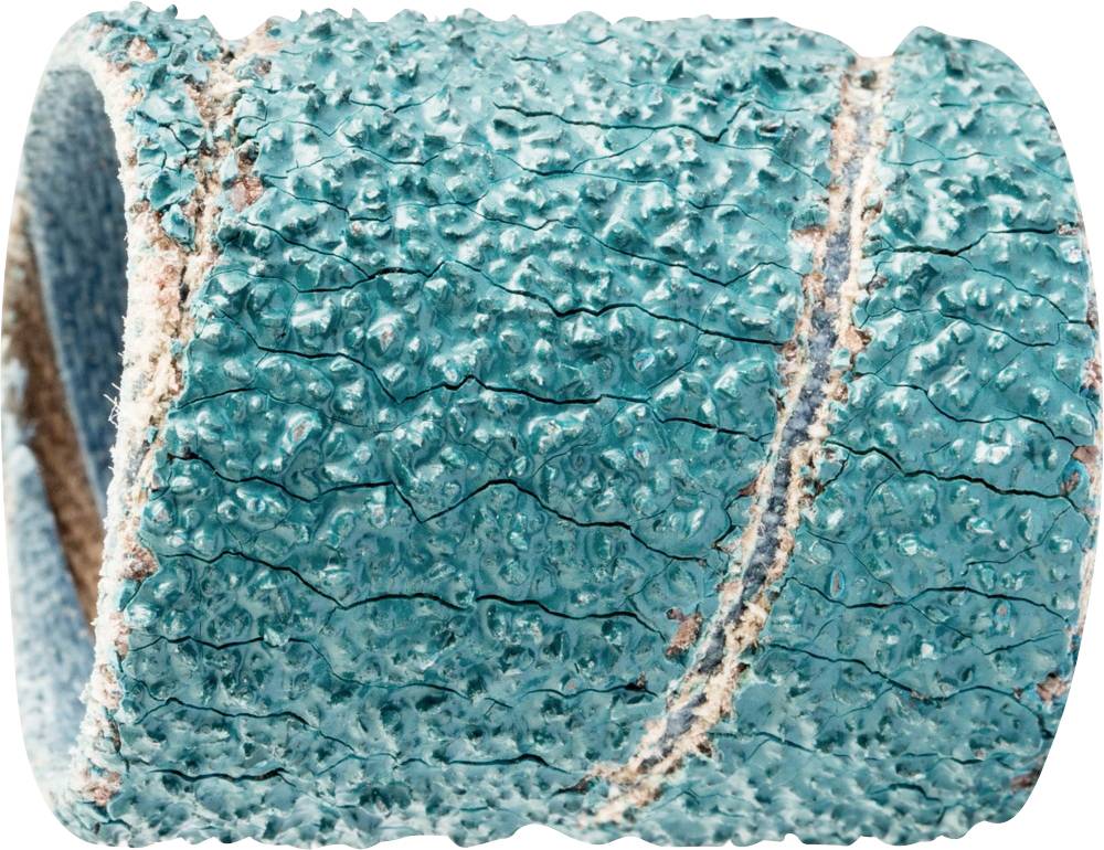 Ein türkisfarbenes abrasives Schleifband, grob strukturiert, aufgerollt und seitlich abgebildet. Verwendet zum Glätten von Oberflächen.