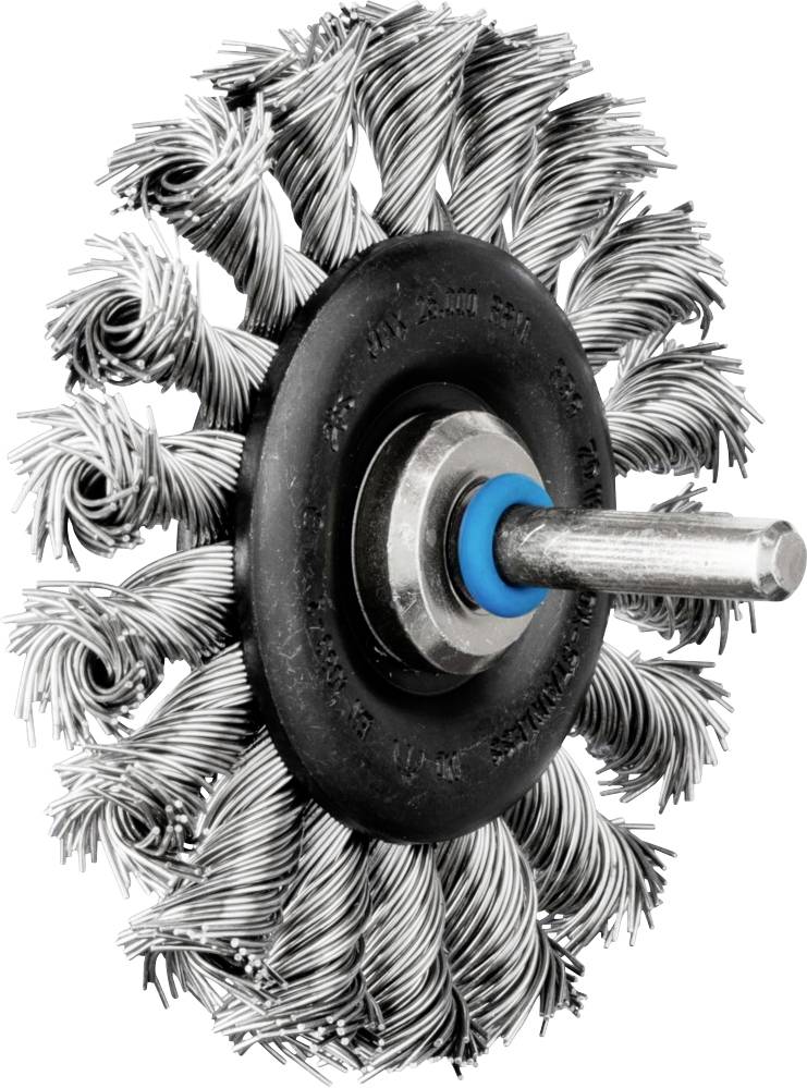 Eine Drahtbürste mit gedrehten Stahlborsten, montiert auf einer rotierenden Scheibe, wird zur Oberflächenreinigung verwendet.
