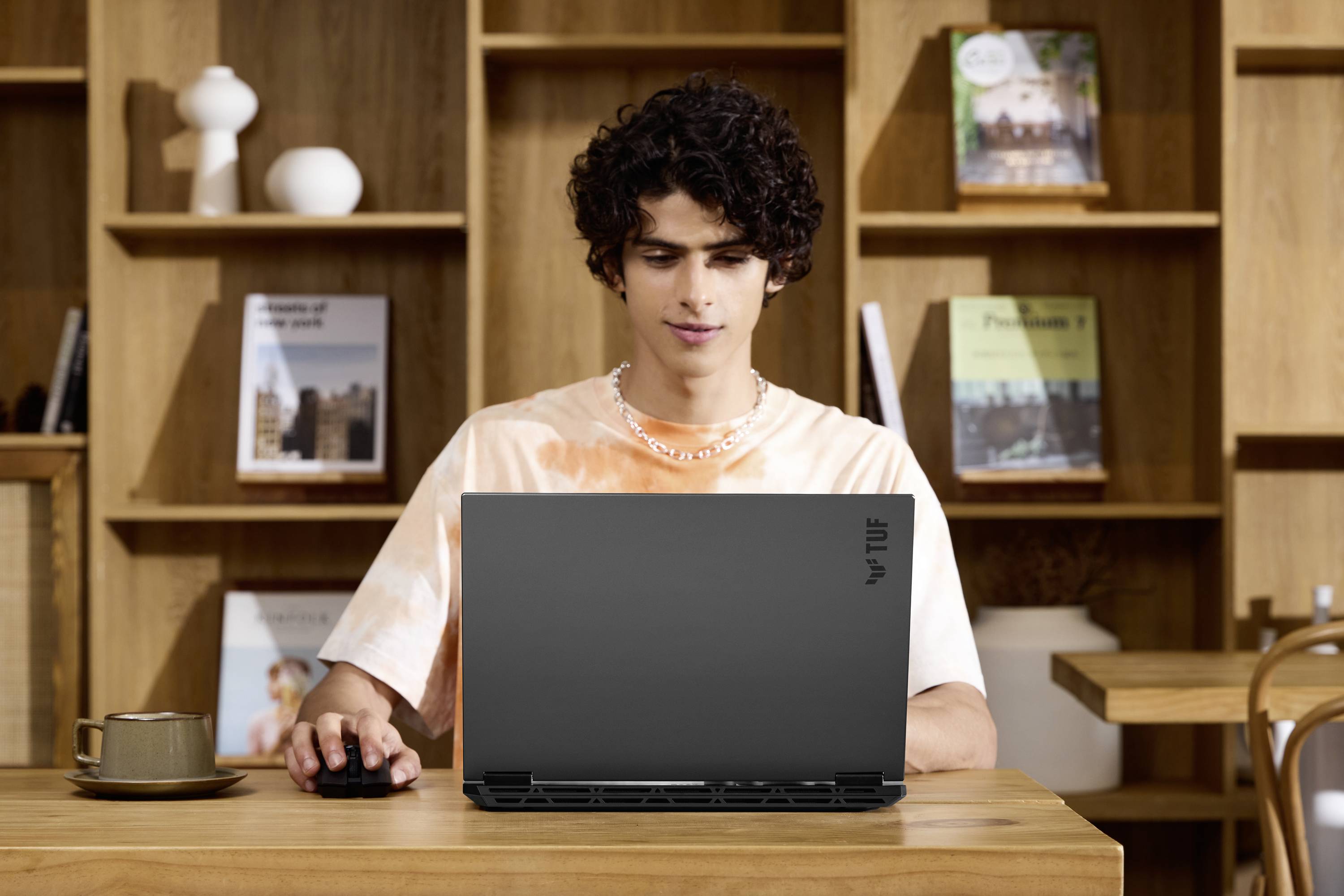 Asus Gaming Notebook TUF Gaming A16 FA608WV-RL019W 40.6 cm (16 Zoll) WUXGA AMD Ryzen AI 9 HX 370 16 GB RAM 1 TB SSD Deutsch, QWERTZ AMD Radeon™ 89