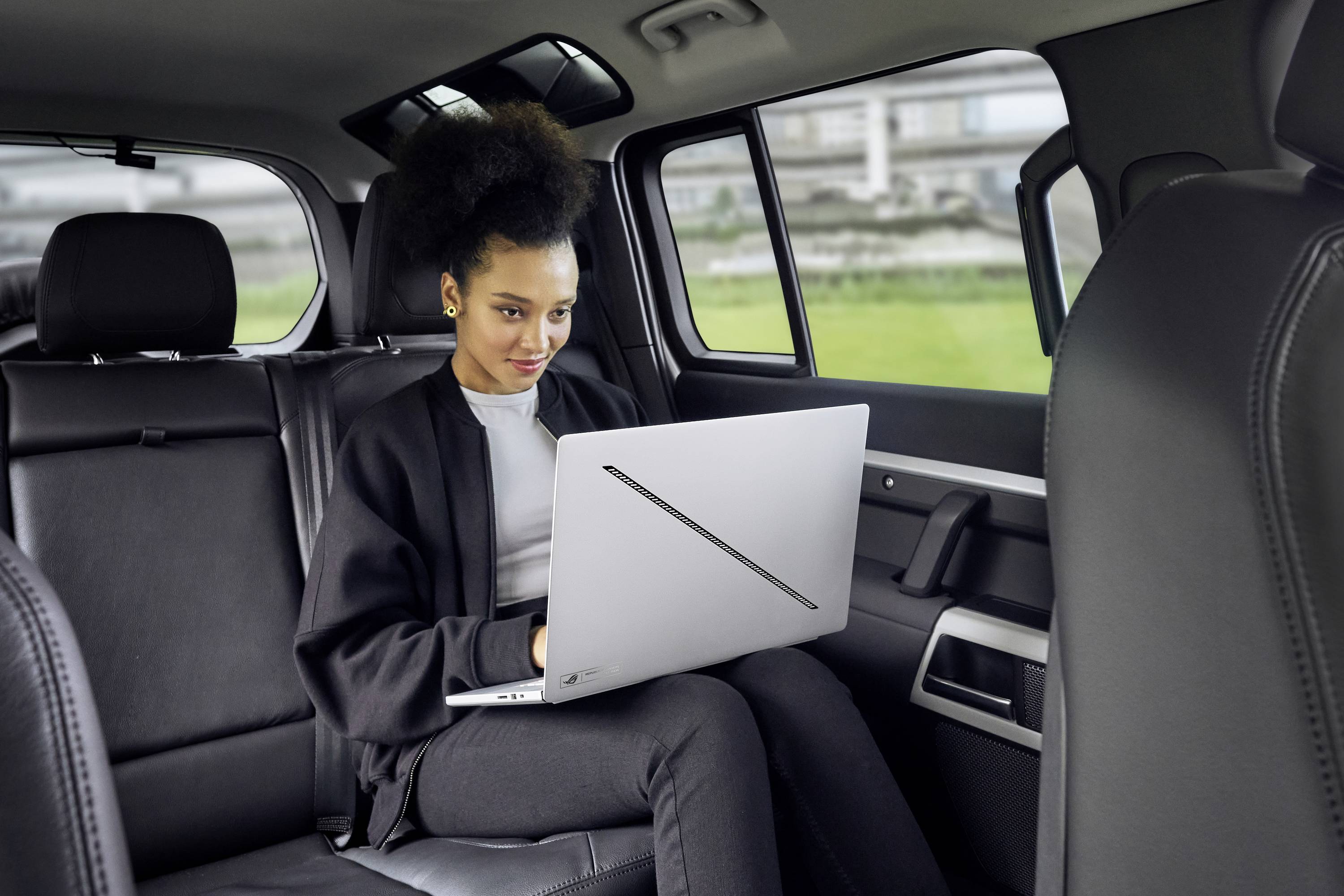 Asus Gaming Notebook ROG Zephyrus G16 GA605WV-QP075W 40.6 cm (16 Zoll) WQXGA AMD Ryzen AI 9 HX 370 16 GB RAM 1 TB SSD Deutsch, QWERTZ AMD Radeon™