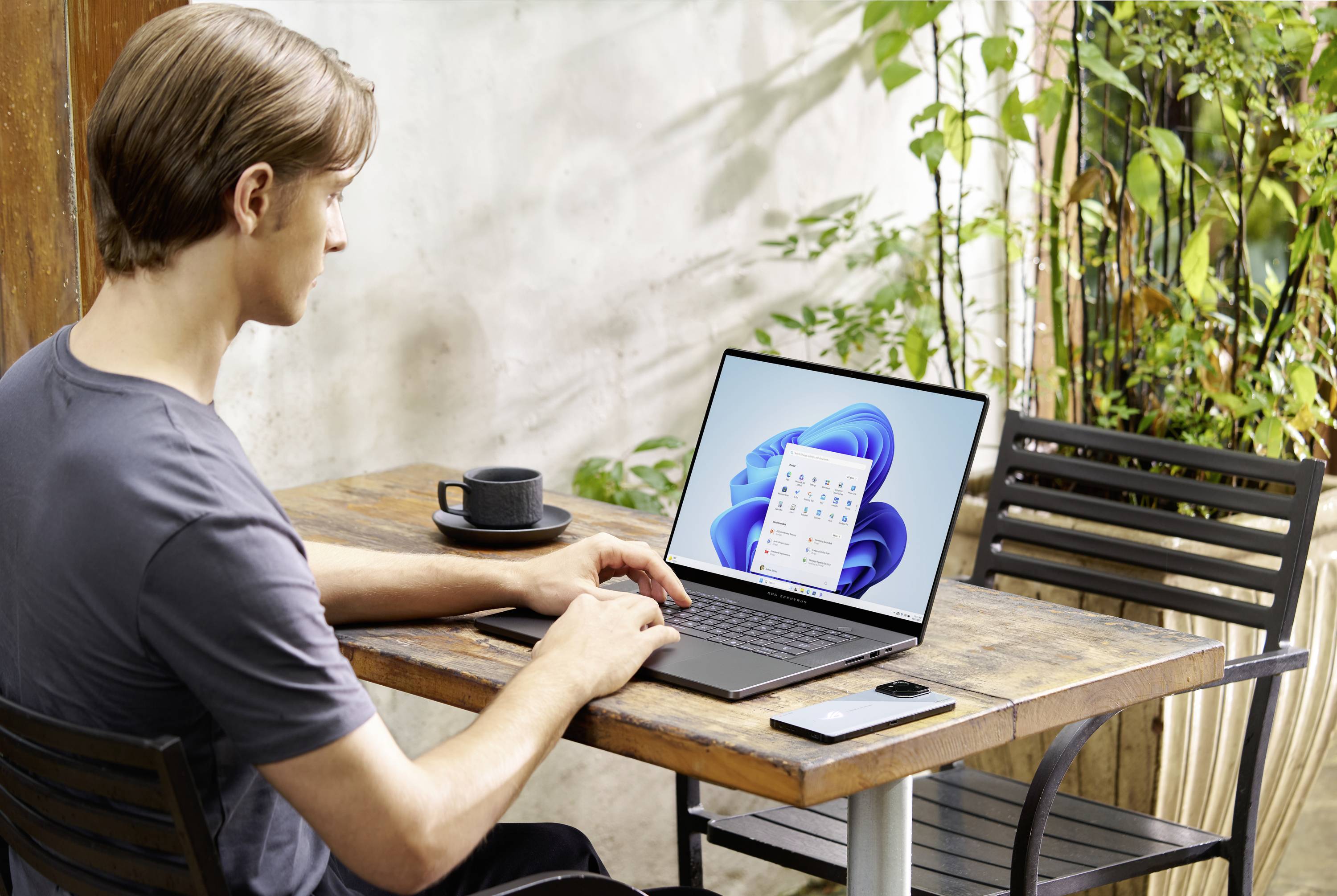 Asus Gaming Notebook ROG Zephyrus G16 GA605WV-QP075W 40.6 cm (16 Zoll) WQXGA AMD Ryzen AI 9 HX 370 16 GB RAM 1 TB SSD Deutsch, QWERTZ AMD Radeon™