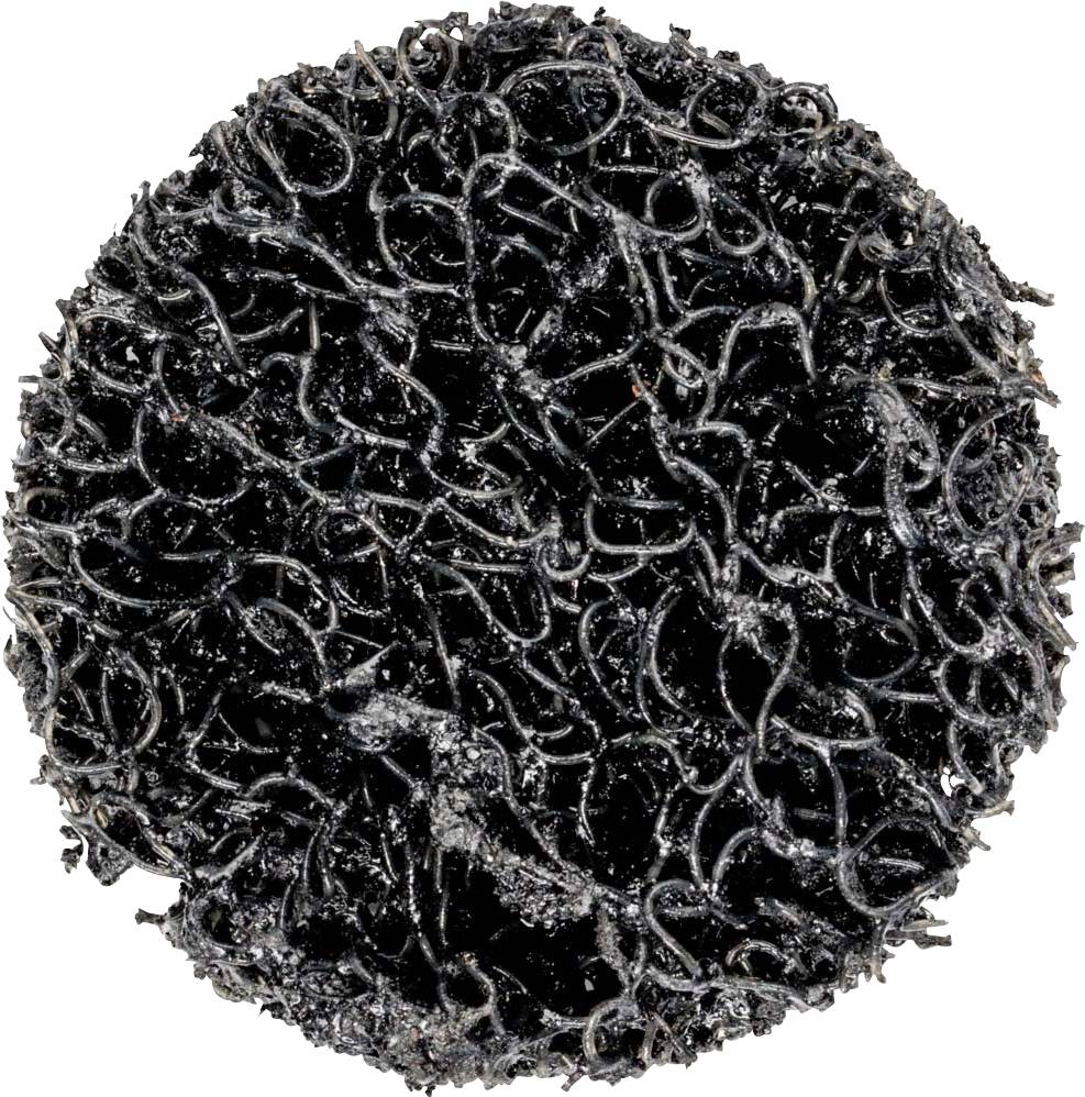 Ein schwarzes, kreisförmiges Schleifkissen mit verwobenen Fasern, das zur Reinigung oder zum Abschleifen von Oberflächen verwendet wird.