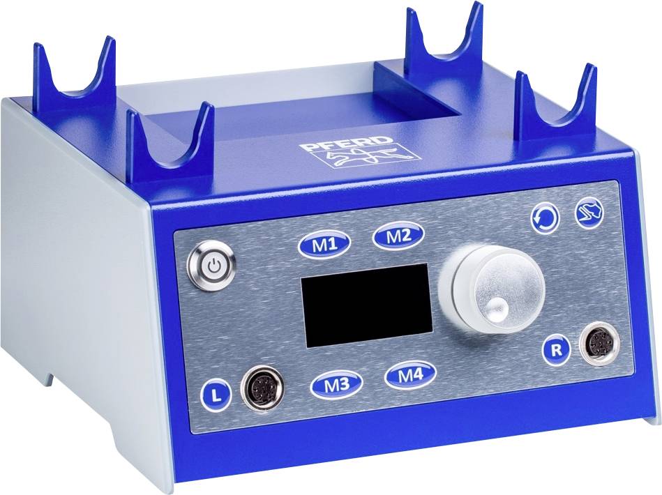 Ein blaues Bediengerät mit mehreren Knöpfen und einem zentralen Drehknopf auf der Vorderseite. Oben befinden sich vier Halterungen.