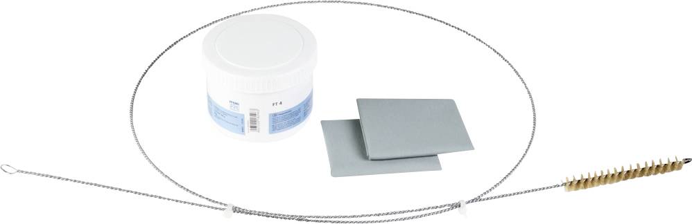 Reinigungsset mit Drahtbürste, Poliertuch und Paste zur Wartung von Instrumenten.