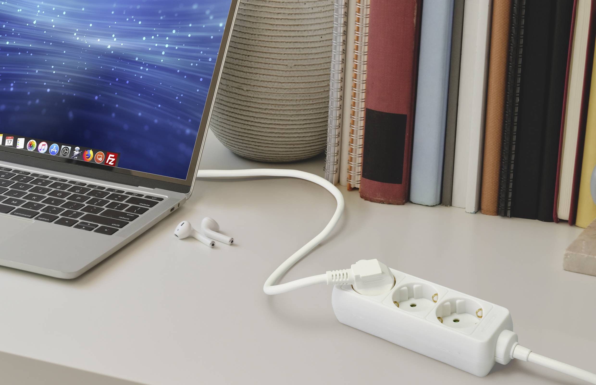 Sygonix SY-4890980 Steckdosenleiste 3fach Weiß Schutzkontakt 1St.