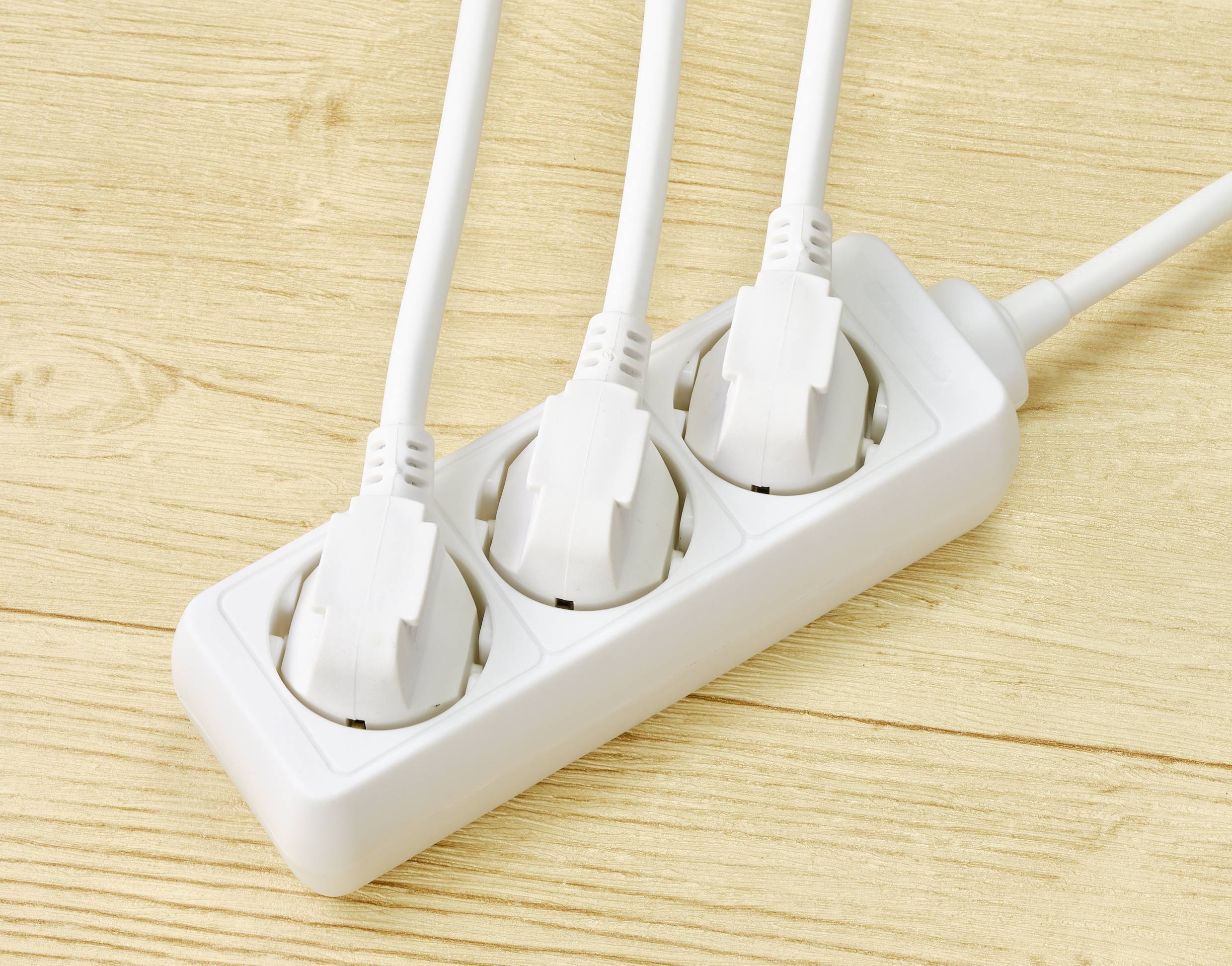 Sygonix 3xSY-4890976 Steckdosenleiste 3fach Weiß Schutzkontakt 1 Set