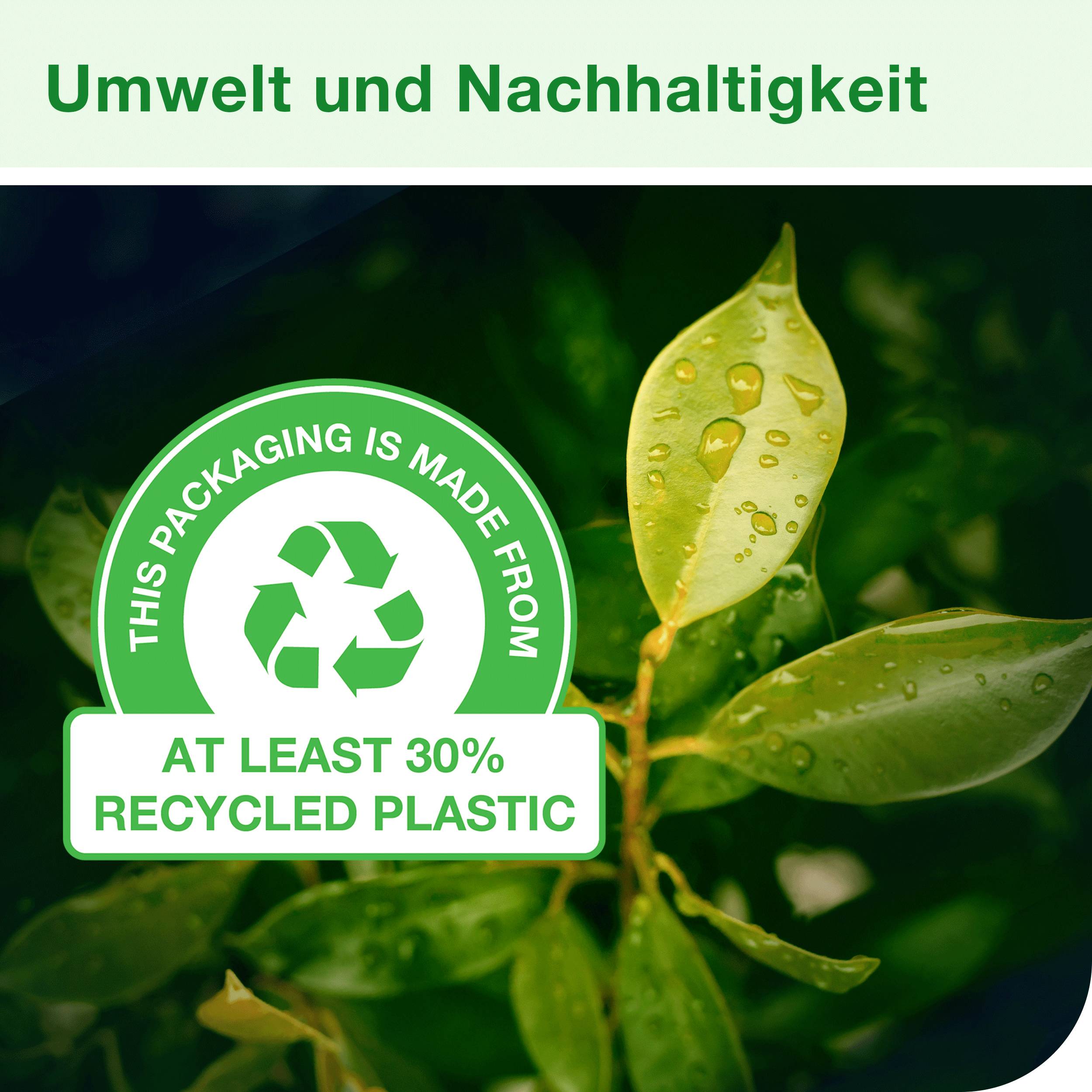 Ein Blatt mit Wassertropfen, daneben ein Symbol mit Recyclingzeichen, Text: 'This packaging is made from at least 30% recycled plastic'.
