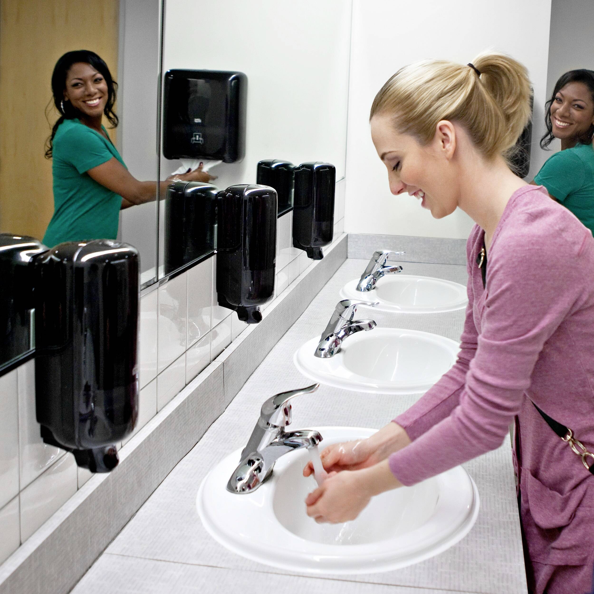 TORK Elevation 560008 Seifenspender 1l Schwarz