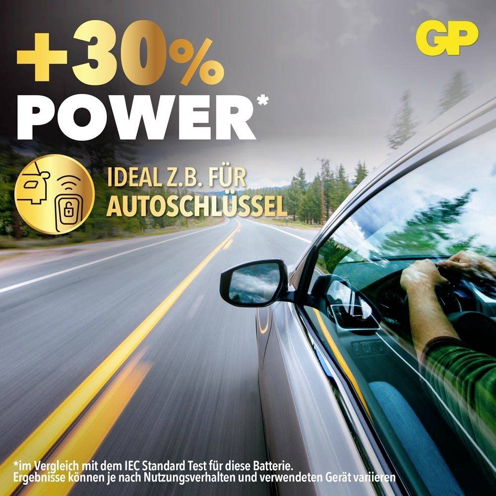 Werbegrafik für GP-Batterie mit '+30% POWER', ideal z.B. für Autoschlüssel; zeigt fahrendes Auto auf Straße.
