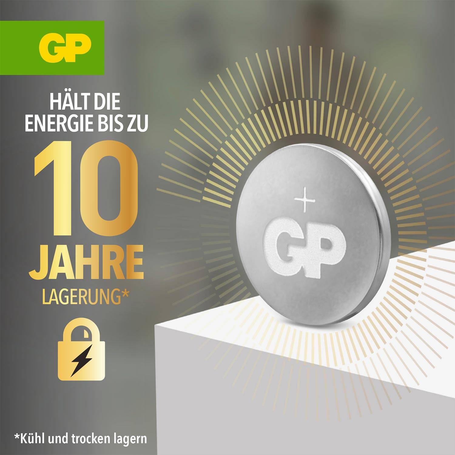 Lithium-Knopfzelle mit der Aufschrift 'GP', beworben mit einer Lagerfähigkeit von bis zu 10 Jahren. Kühl und trocken lagern.