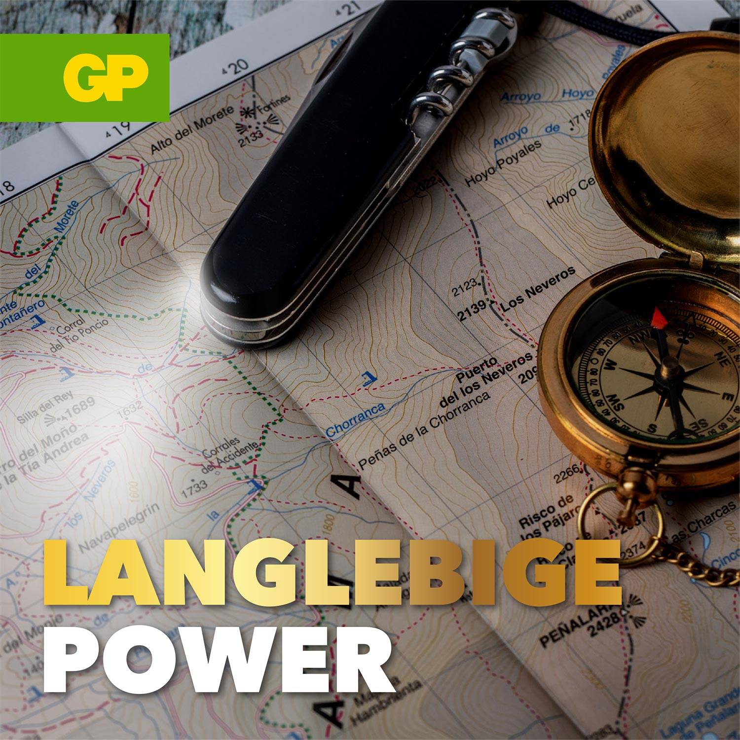 Karte mit Kompass und Taschenmesser. Text 'Langlebige Power'. Hintergrund mit Straßennamen und geografischen Details.