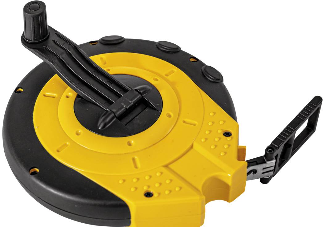 Ein gelbes und schwarzes Maßbandgehäuse mit einer Handkurbel und einem ausziehbaren Band, das für genaue Messungen verwendet wird.