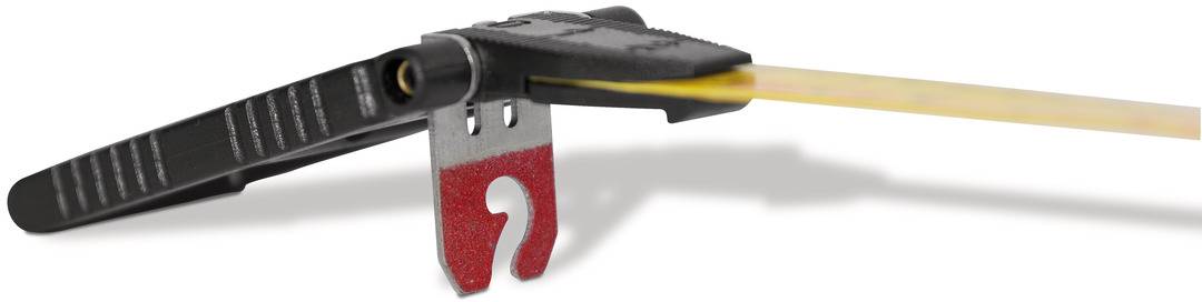 Tool zur Kabelentmantelung mit integriertem Fräser. Geeignet für verschiedene Kabeltypen, zeigt Kabelschnitt und Schutzisolierung.