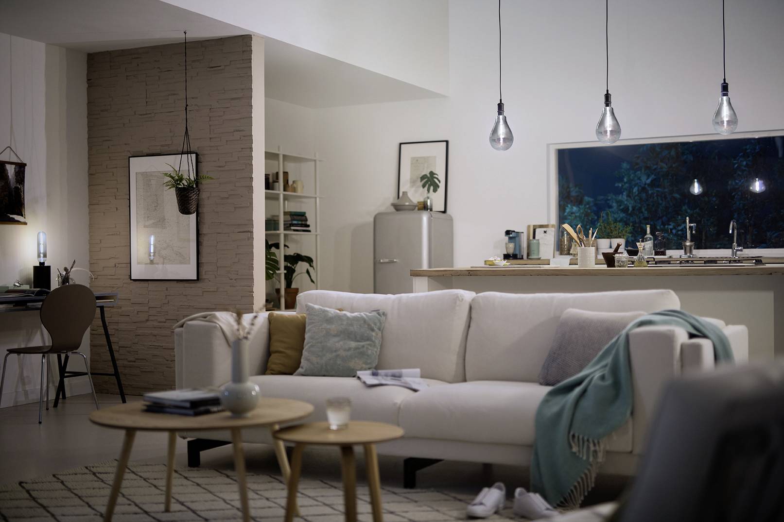 Philips LED LED E27 Glühlampenform 6.5 W = 25 W Warmweiß (Ø x L) 162 mm x 293 mm 1 St.