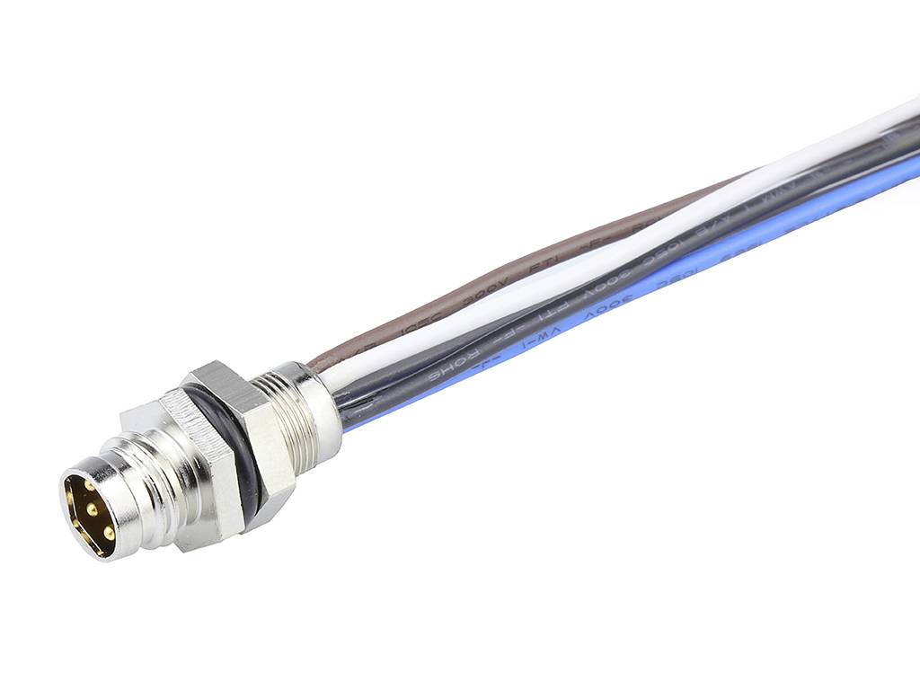 Ein M12-Stecker mit drei farbigen Kabeln: braun, weiß und blau. Der Stecker hat eine metallene Verschraubung und ist für elektrische Verbindungen geeignet.
