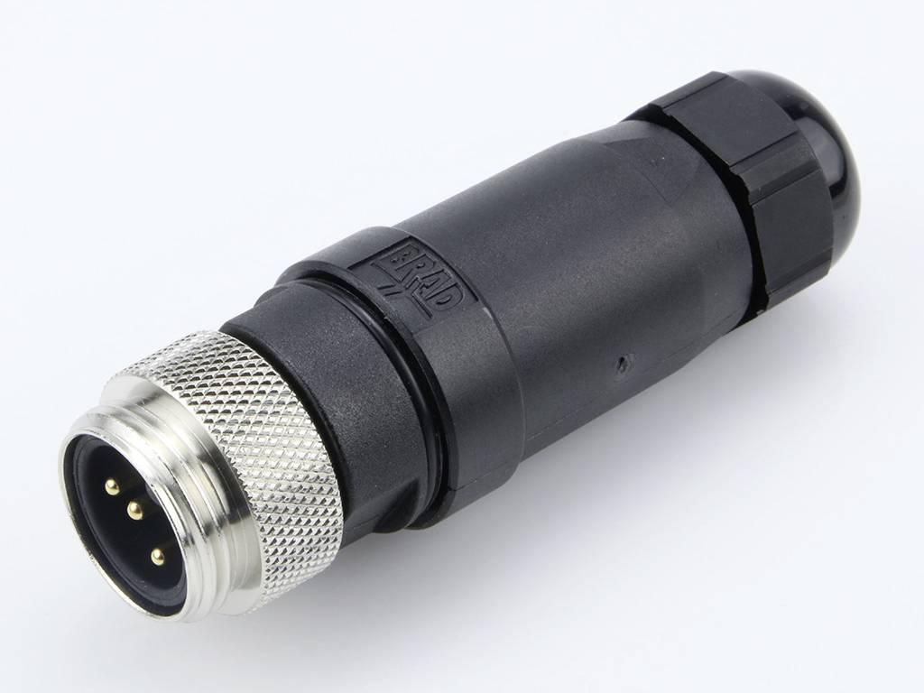 Zylindrischer, schwarzer Stecker mit Metallhalterung und drei sichtbaren Pins, geeignet für industrielle oder technische Anwendungen.