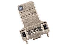 Metallisches Elektronikbauteil mit zwei Anschlüssen und einer Schraube, markiert mit 'SKYA'. Bestandteil eines größeren Systems.