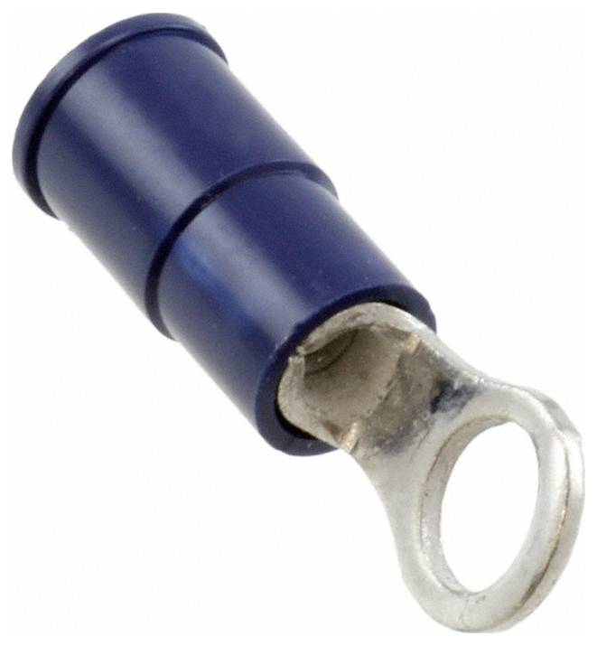 Blauer isolierter Ringkabelschuh mit einer Metallöse für elektrische Drahtverbindungen, in einem Winkel auf einfachem Hintergrund positioniert.