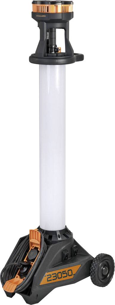 Tragbare Arbeitsscheinwerfer mit Teleskopmast und zwei Rädern. Ideal zum Ausleuchten von Baustellen oder Werkstätten.