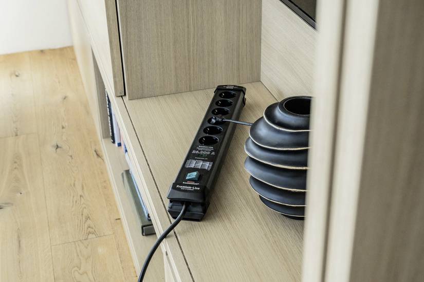 Brennenstuhl 1951160400 Überspannungsschutz-Steckdosenleiste 6fach Schwarz Schutzkontakt 1 St.