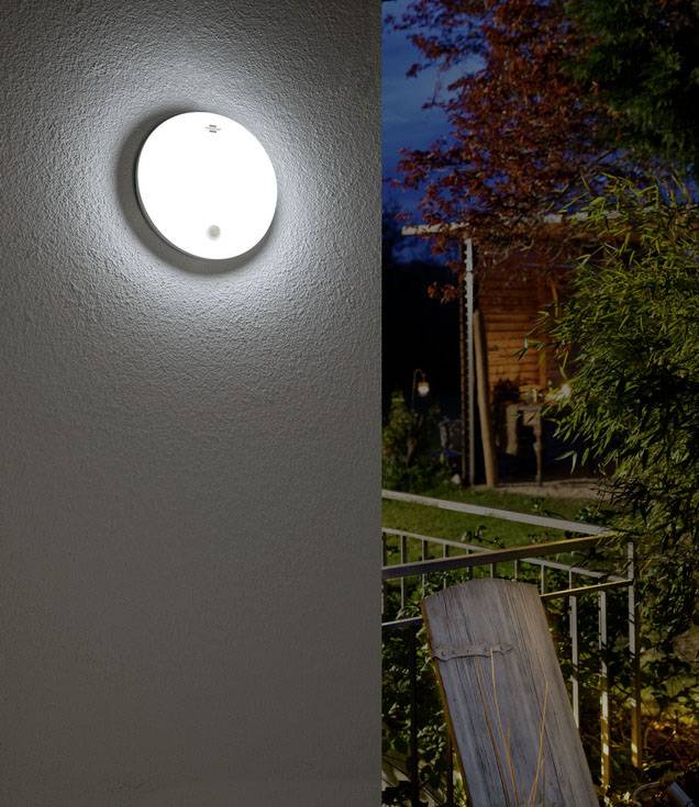 Brennenstuhl RL 1650 P 1270790901 LED-Außenwandleuchte mit Bewegungsmelder EEK: F (A - G) LED 15 W Weiß