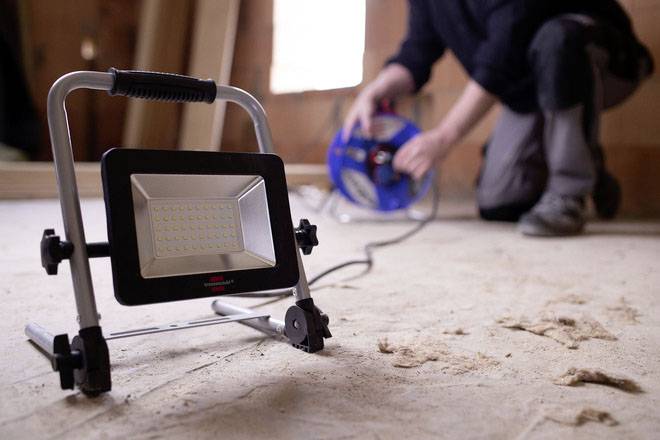 Brennenstuhl EL 4050 M EEK F (A - G) 50 W 4500 lm 1171960503