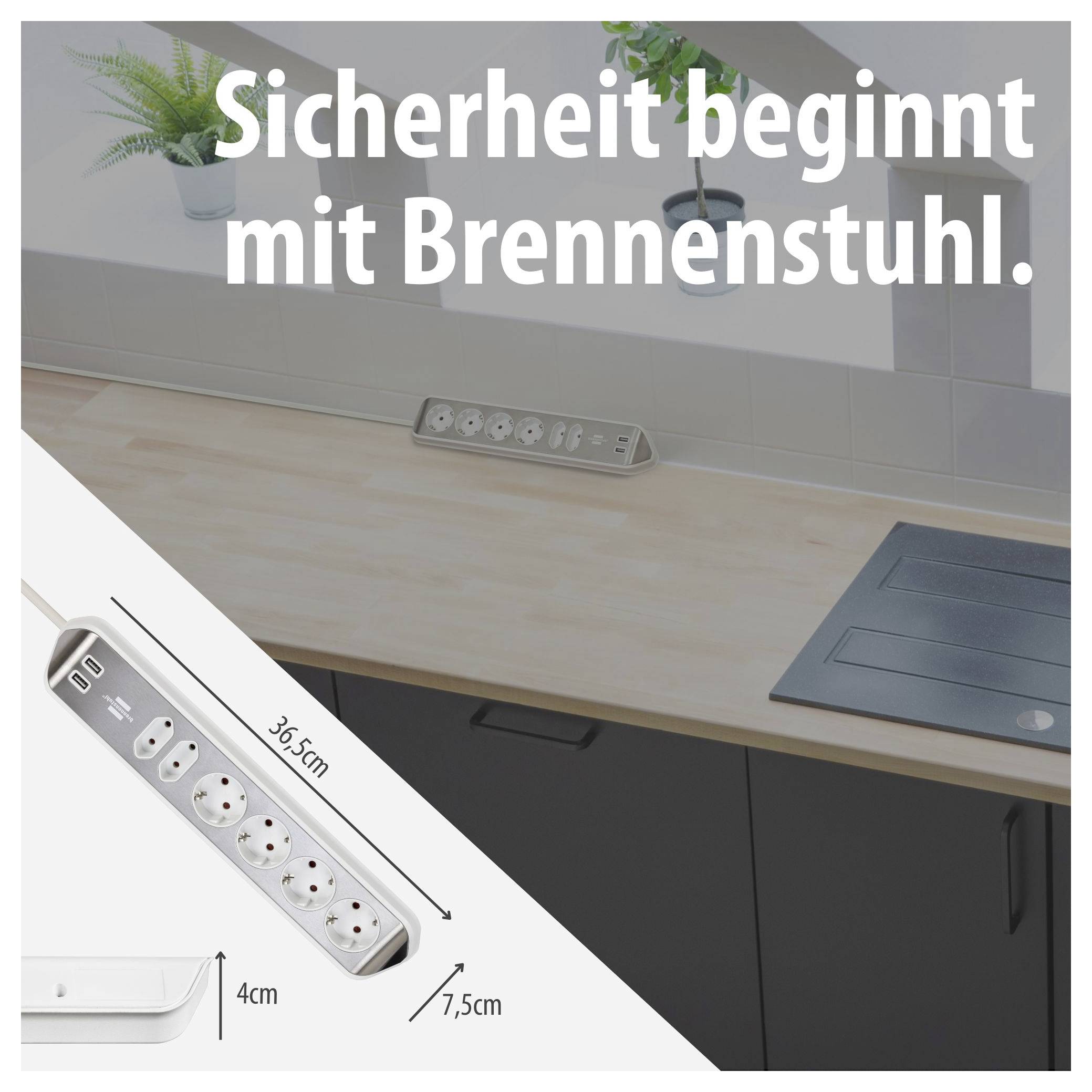 Werbebild eines Mehrfachsteckers auf dem Schreibtisch; Text: 'Sicherheit beginnt mit Brennenstuhl.'; zeigt Maße 36,5 cm, 7,5 cm und 4 cm.