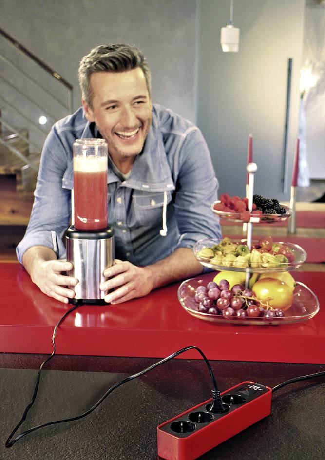 Brennenstuhl 1153240070 Steckdosenleiste mit Schalter 4fach Rot, Schwarz Schutzkontakt 1St.