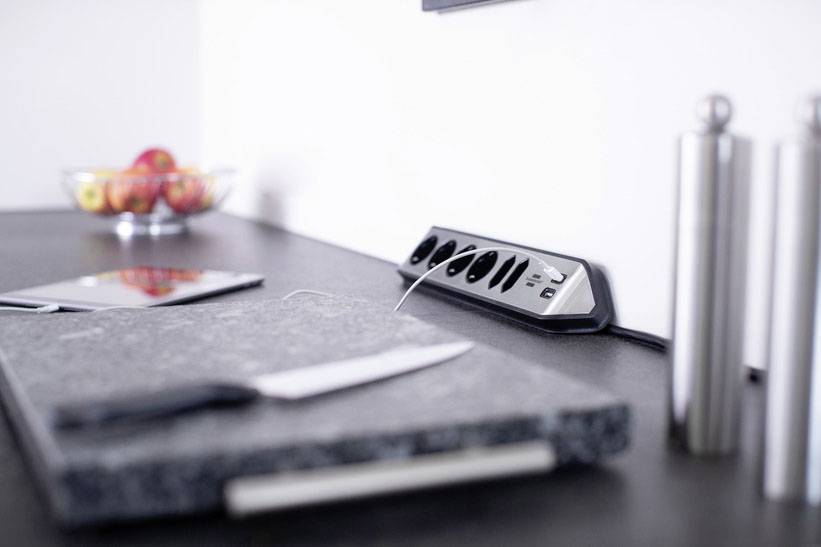 Brennenstuhl 1153590610 Tischsteckdose Silber, Schwarz Schutzkontakt 1St.