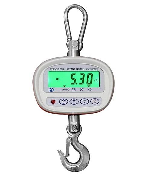 Digitale Hängekranwaage mit Anzeige von 5,30 kg mit oberer Öse und unterem Haken auf weißem Hintergrund.
