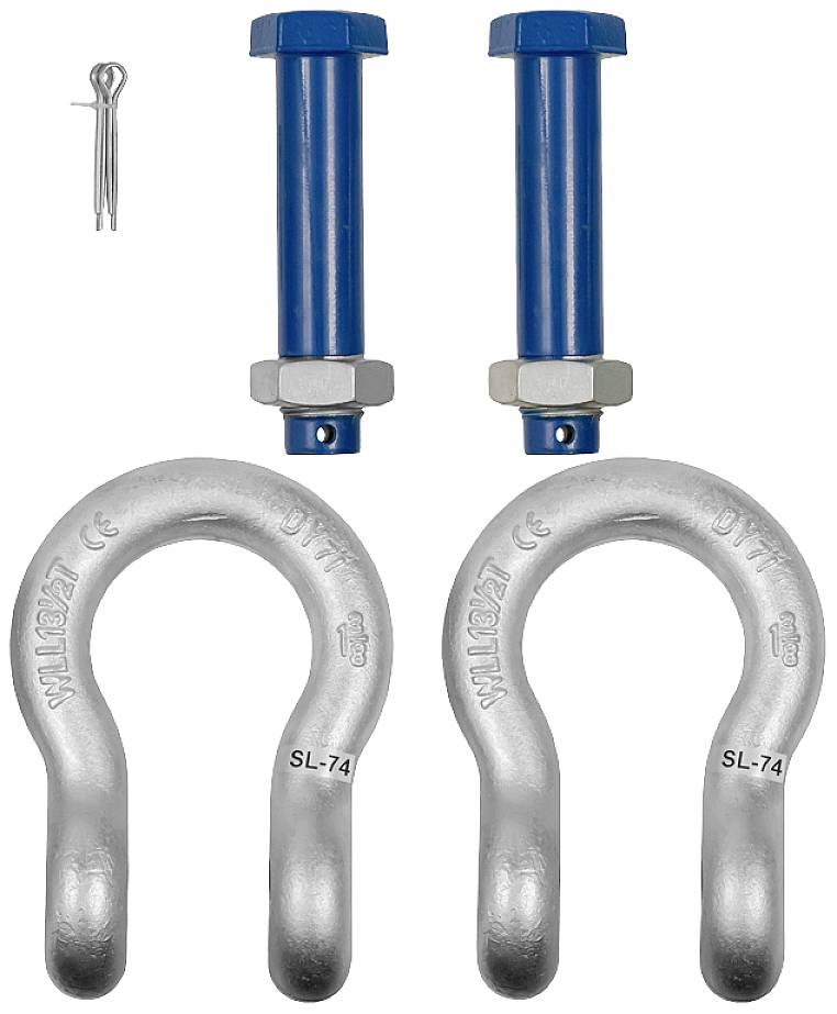 Silberne Schäkel und blaue Bolzen mit Splint, zum Verbinden von Seilen oder Ketten.