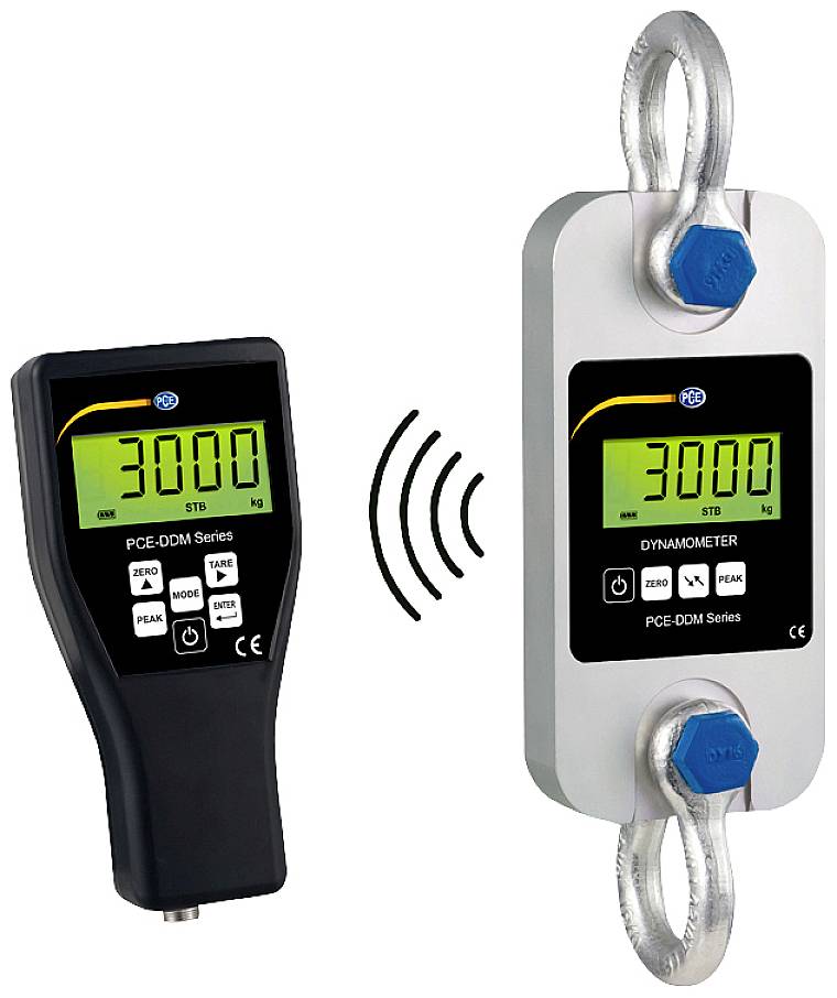 'Digitales Kraftmessgerät zeigt 3000 kg' auf grünem Display. Verbunden mit dynamometrischer Einheit mit identischem Messwert.
