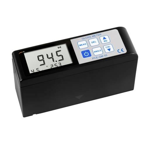 Gerät mit schwarzem Glanzmeßgerät, das auf seinem digitalen Display einen Wert von 94,5 anzeigt, mit Steuertasten auf der oberen Bedienplatte.