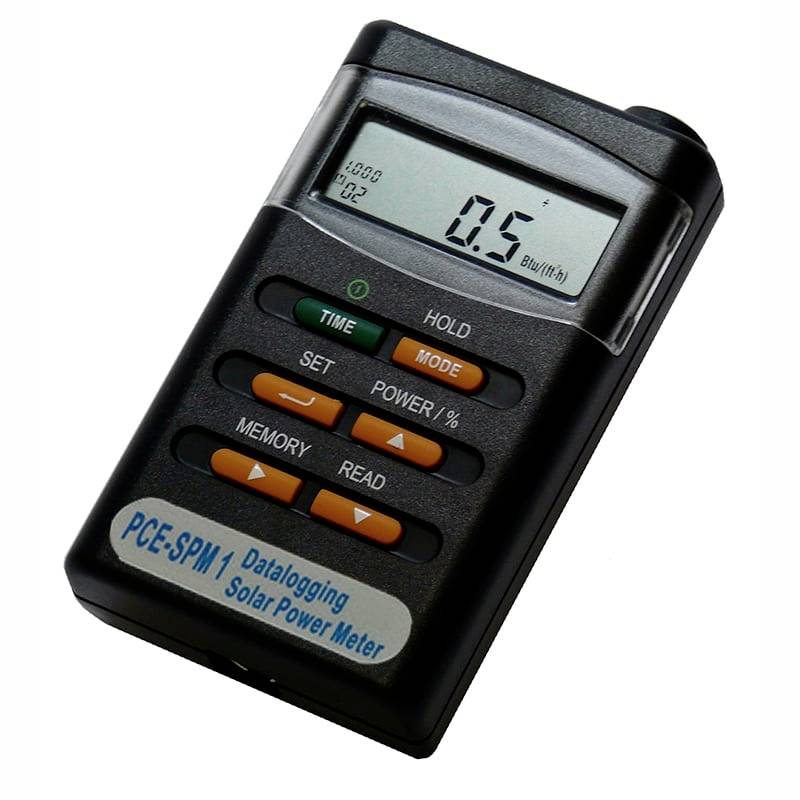 Tragbares Datenlogger-Solarpowermessgerät PCE-SPM 1 mit digitaler Anzeige von 0,5 auf seinem LCD-Bildschirm.