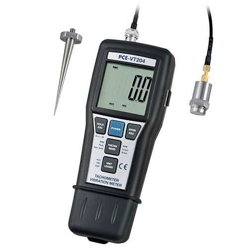 Tragbares PCE-VT204 Drehzahlmesser/Vibrationsmessgerät mit LCD-Display und angebrachten Sensorsonden zum Messen von Vibration oder Drehzahl.