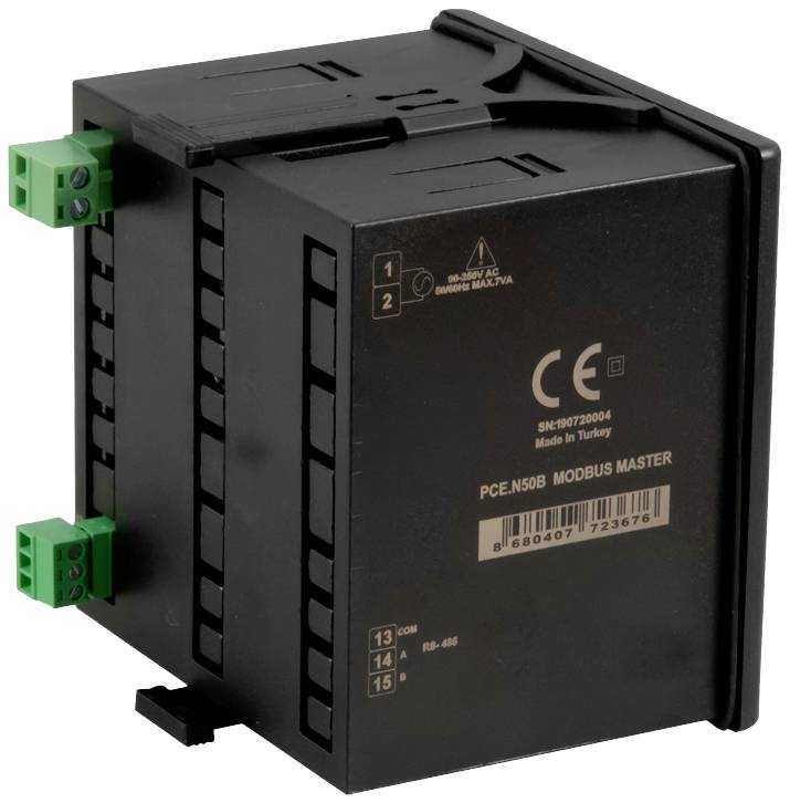Ein schwarzes elektrisches Modul mit grünen Anschlussklemmen. Es trägt die Aufschrift 'PCEN50B MODBUS MASTER'.