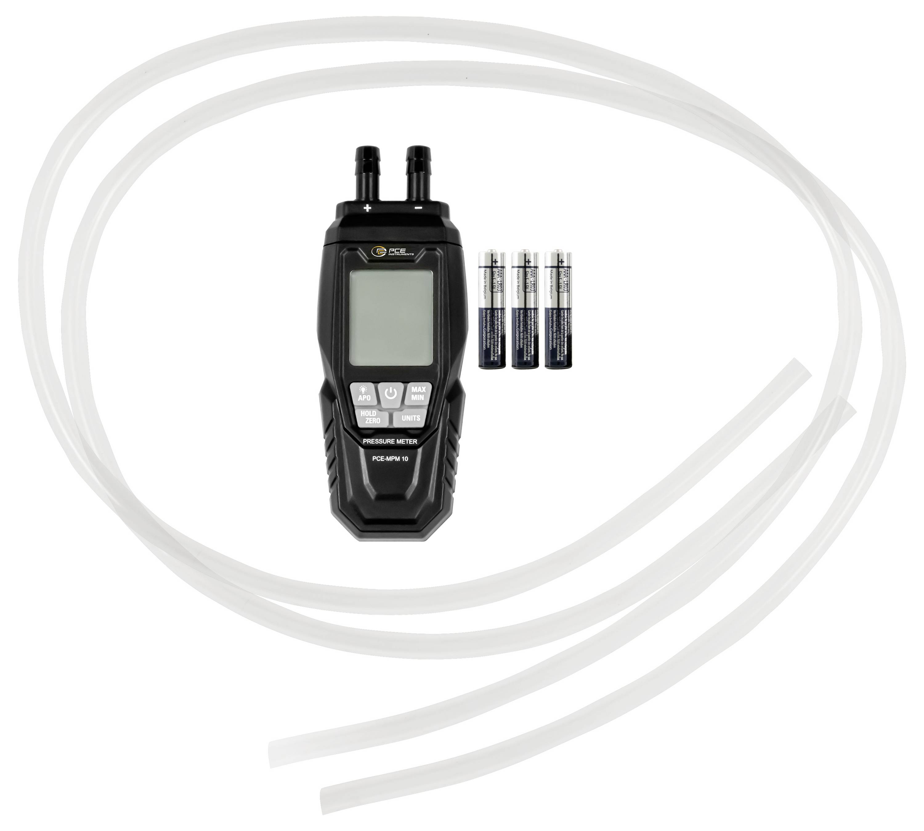 Tragbares Feuchtemessgerät mit zwei Sonden und drei Batterien auf weißem Hintergrund.