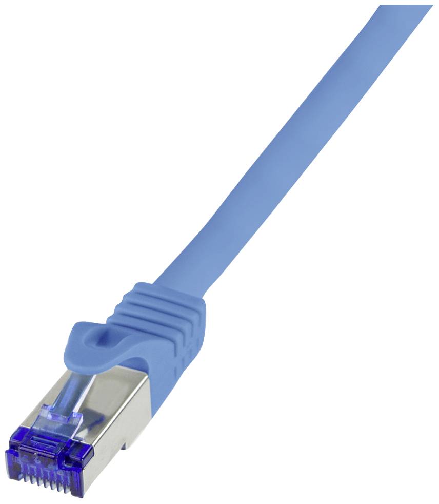Ein blaues Ethernet-Kabel mit einem silbernen Stecker, das für Netzwerkverbindungen verwendet wird.