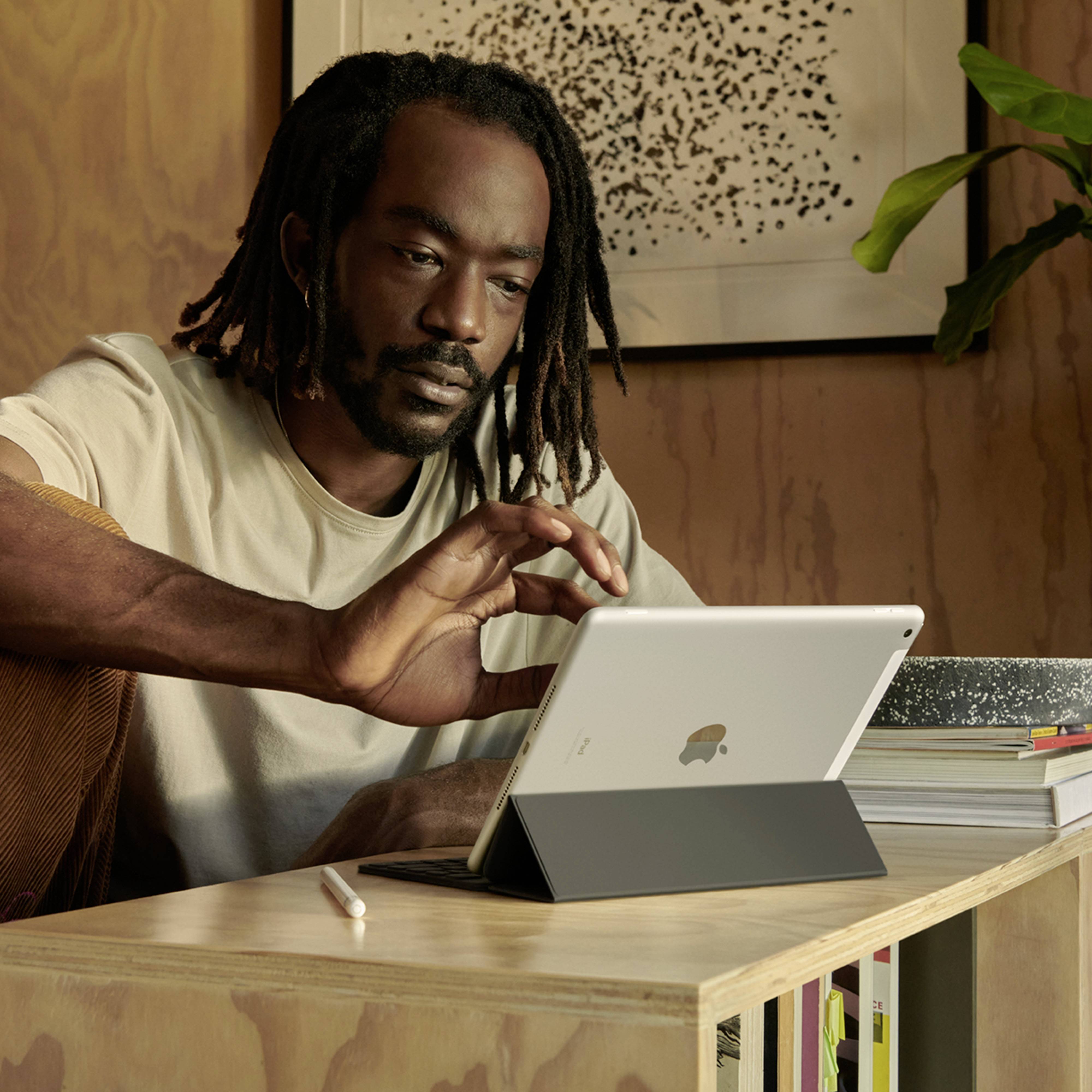 Apple iPad 10.2 (9. Generation, 2021) WiFi + Cellular 256 GB Silber 25.9 cm (10.2 Zoll) 2160 x 1620 Pixel