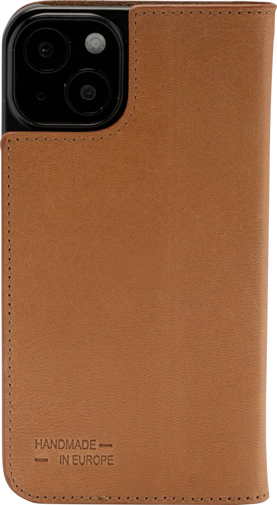 Braune Handyhülle aus Leder mit zwei Kameraausschnitten. 'Handmade in Europe' aufgedruckt am unteren Rand.