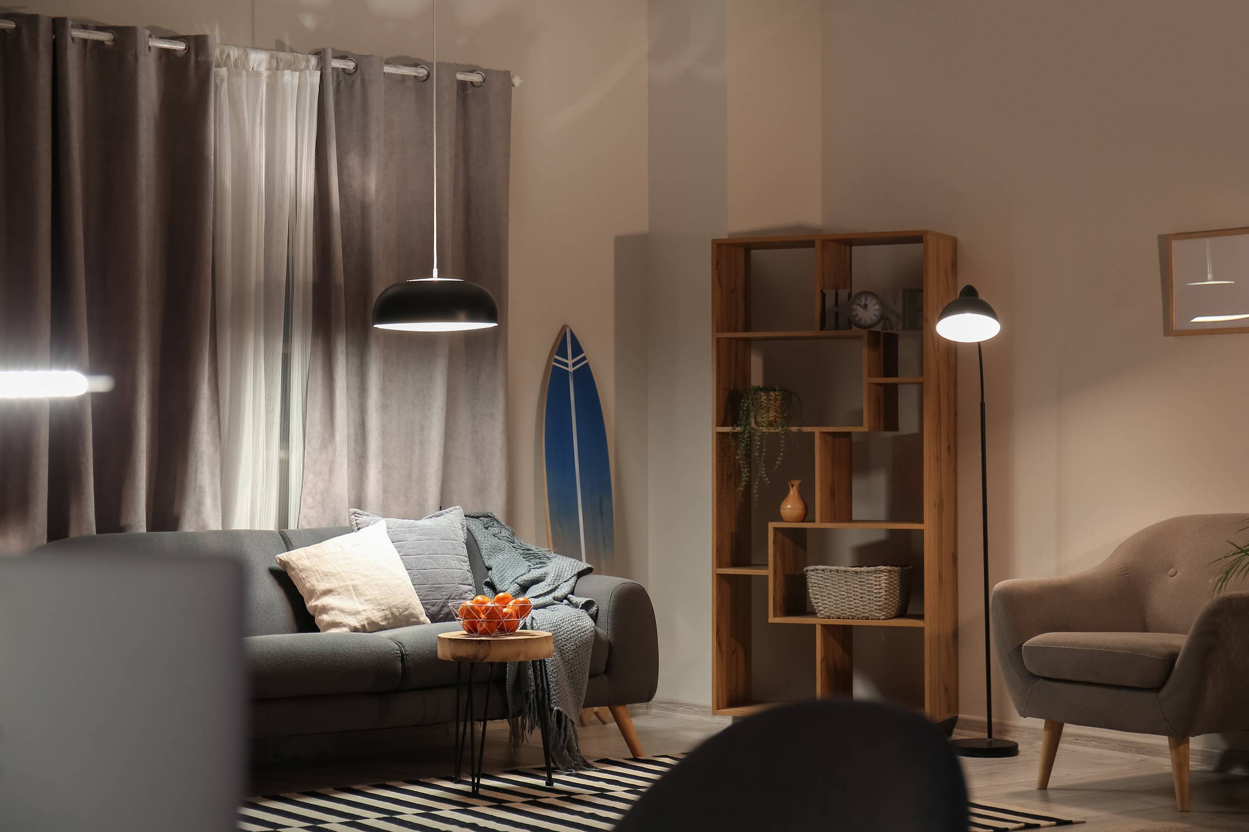 Sygonix SY-4945176 LED EEK E (A - G) E27 6.5W = 60W Warmweiß (Ø x H) 60mm x 105mm Filament, nicht dimmbar 3St.