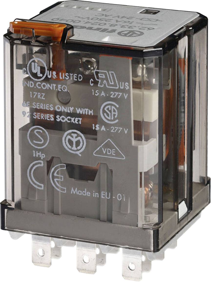 Ein transparentes Relais mit elektrischen Spezifikationen und Sicherheitszertifizierungen aufgedruckt, geeignet für industriellen Einsatz.