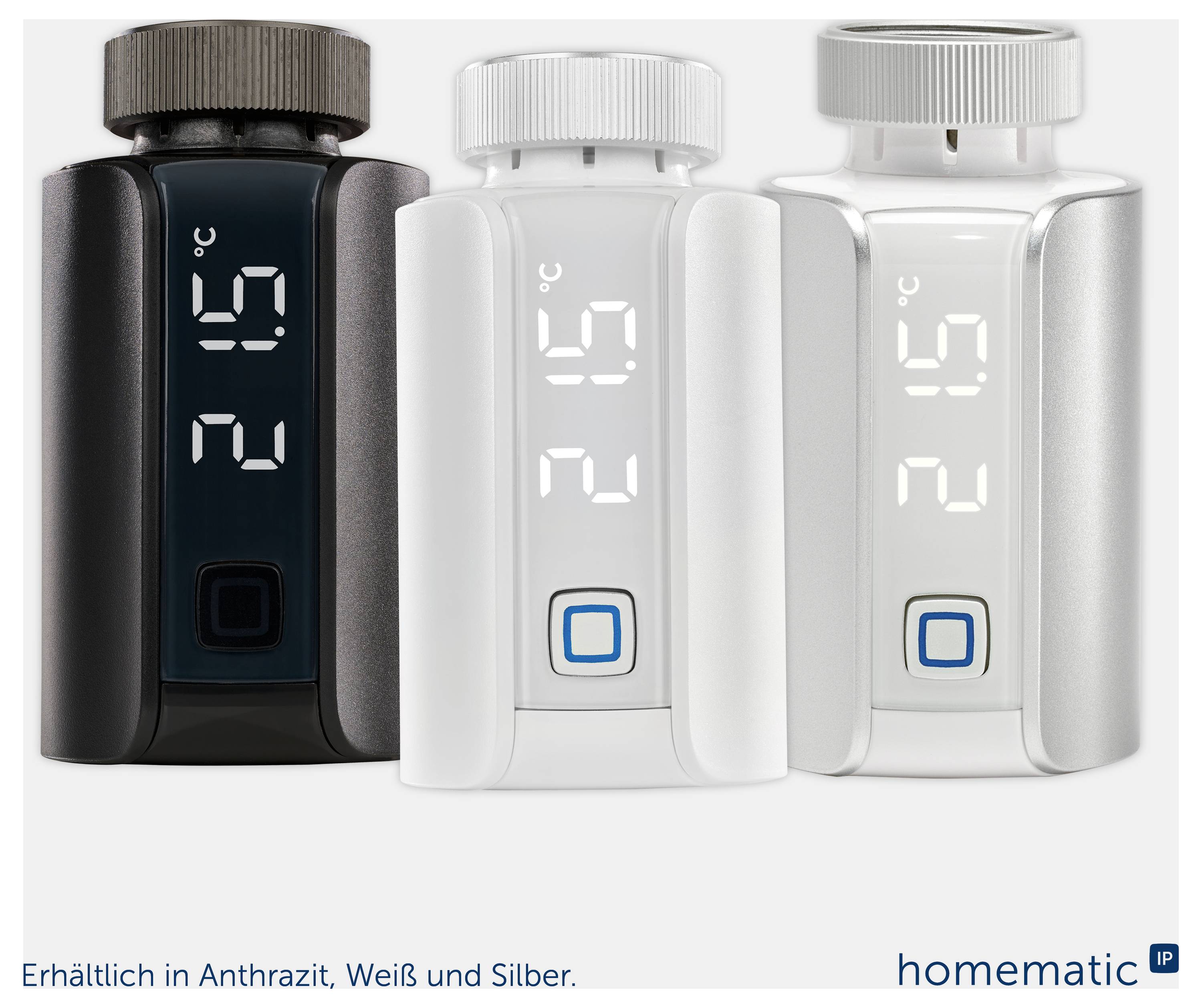 Drei Smart-Home-Thermostate mit digitaler Temperaturanzeige, erhältlich in Anthrazit, Weiß und Silber.