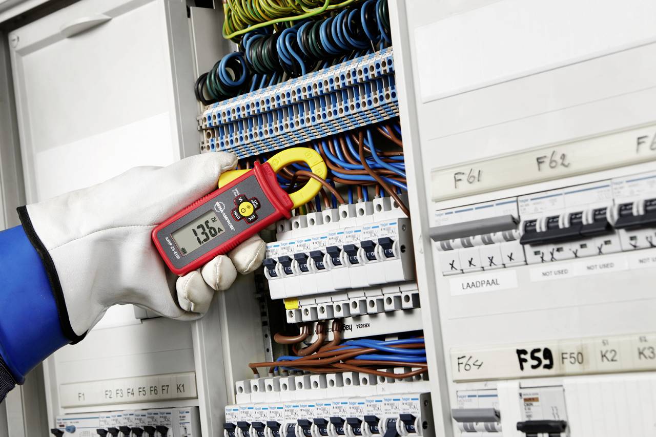 Beha Amprobe AMP 330-EUR Stromzange digital CAT III, CAT IV